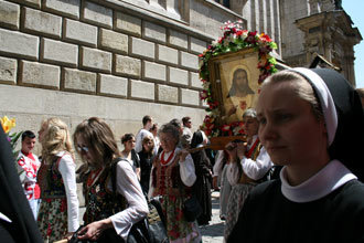 © Kinga Sekerdej St. Stanislaw's Procession, Krakow 2008.