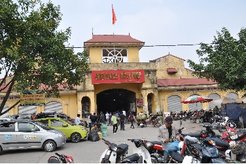 Market entrance gate, Ninh Hiep
