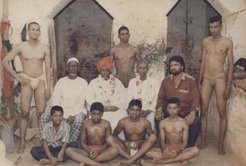 Risala Habush: A traditional gym of the Siddi in which the contestants and arbiters posed for a group picture.