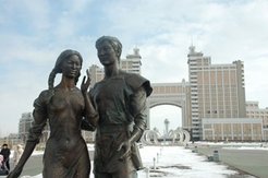 Young, Kazakh and… somewhat Soviet-style: a model for the capital’s future population? – Astana, ‘Lovers’ Park’, March 2008.