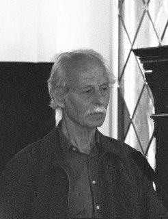 Fredrik Barth bei einem Vortrag zur "History of British Social Anthropology" in Halle, Juni 2002