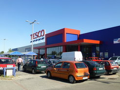 Workers at many Hungarian branches of Tesco (though not this one) went on strike in summer 2017.