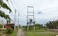 Electric power substation in a Vietnamese village. Photo: Thao Vu (2018)
