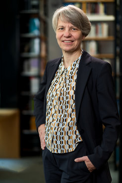 Ursula Rao: Geschäftsführende Direktorin am MPI für ethnologische Forschung und stellvertretende Sprecherin der Antragsskizze „Neue globale Dynamiken: Welten in der Krise?“ der Förderlinie Exzellenzcluster in der zweiten Wettbewerbsphase der Exzellenzstrategie des Bundes und der Länder.